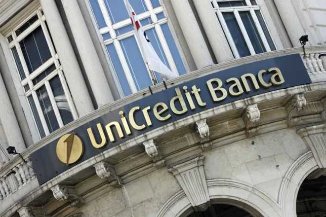 Unicredit verso il taglio di 10 mila dipendenti