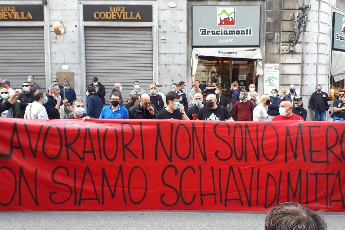 Genova paralizzata per il corteo ArcelorMittal